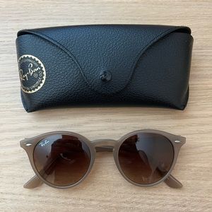 Ray ban highstreet sunglasses 49mm rb2180